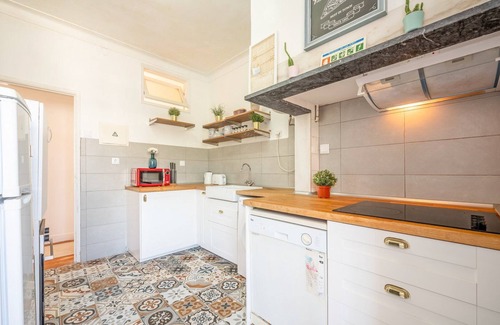 Setubal Apartment | GuestReady - La Petit Maison in Setubal