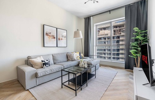 Jumeirah Lake Towers Apartment | GuestReady - Luxury stay l High Floor l JLT View