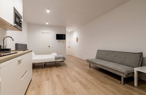 Moncloa - Arguelles Apartment | GuestReady - Modern studio in Plaza de España