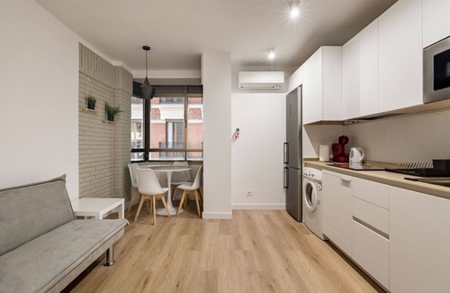 Moncloa - Arguelles Apartment | GuestReady - Modern studio in Plaza de España
