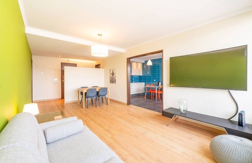 Santa Clara Apartment | GuestReady - Plum Tree in Lumiar