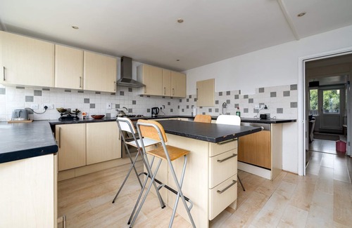 Shadwell Apartment | GuestReady - Relaxing stay in Whitechapel