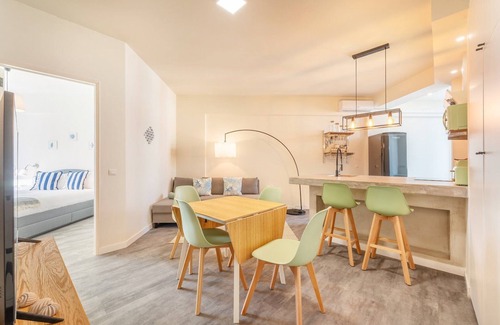Paco De Arcos Apartment | GuestReady - Renovated haven with river view