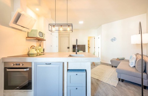 Paco De Arcos Apartment | GuestReady - Renovated haven with river view