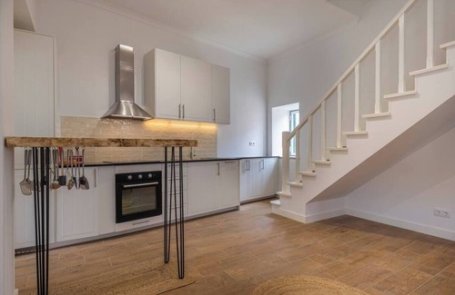 Almocageme House | GuestReady - Romantic nook in Adraga