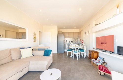 Costa de Caparica Apartment | GuestReady - Seaview in Costa da Caparica