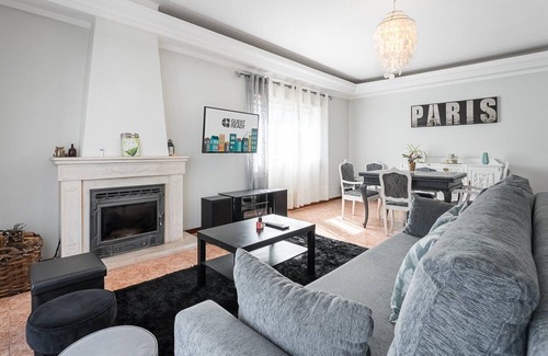 Coimbra House | GuestReady - Wild Stork House