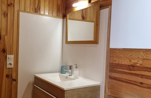 La Salvetat-sur-Agout House | Guestroom Vésoles with Shared Terrace, Wi-Fi and Air Conditioning