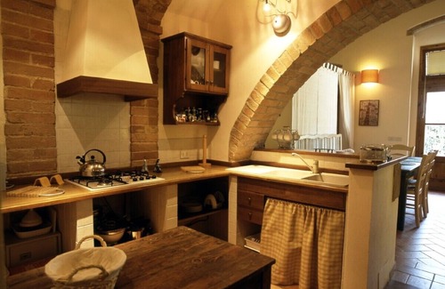 Poggibonsi Apartment | GUFO: Peaceful apartment close to Tuscany 's best treasures, 1 mile from shops