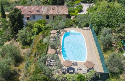 Poggibonsi Apartment | GUFO: Peaceful apartment close to Tuscany 's best treasures, 1 mile from shops