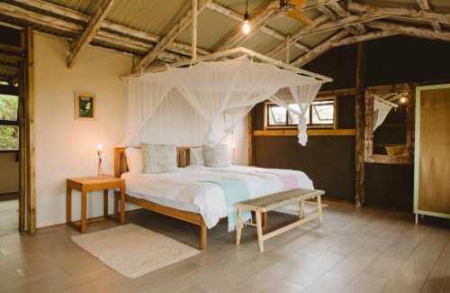 uMhlabuyalingana Hotel | Gugulesizwe Camp