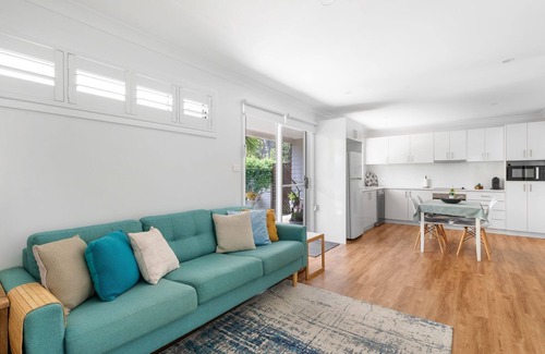 Vincentia House | Gugunyal Cottage - Belle Escapes Jervis Bay
