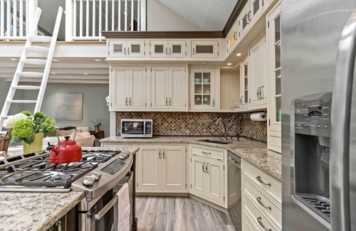 Guilford Cottage | Guilford Carriage House at Granite Lodge!