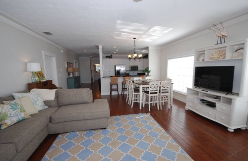 Steinhatchee Condo | Gulf Breeze Condo #201- Private Boat Ramp! WiFi! NO DOCK THIS SCALLOP SEASON!