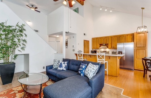Gulf Breeze House | Gulf Breeze Cottage |Vaulted Ceilings |Loft |King Master |Office |Dogs Ok |Fenced |Near Oriole Beach