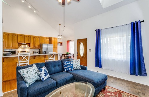 Gulf Breeze House | Gulf Breeze Cottage |Vaulted Ceilings |Loft |King Master |Office |Dogs Ok |Fenced |Near Oriole Beach