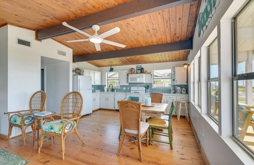 Galveston House | Gulf Coast Views: Stilted Retreat in Galveston!