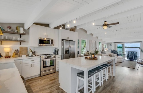 Anclote Keys House | Gulf front Island home with heated pool & dock in Tarpon Springs