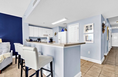Long Beach Condo | ⛱️Gulf Front VIEW-5 Pools+Hot Tub-Majestic Beach 1-1205⛱️