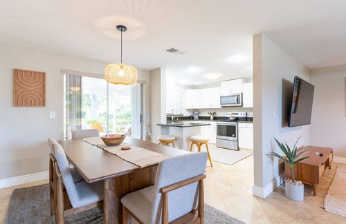 Gulf Gate Woods House | Gulf Gate Retreat – Family-Friendly Home with pool, 1 mile from South Siesta Key