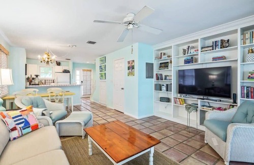 Bahama Village House | Gulf Getaway | Condo w/Pool!