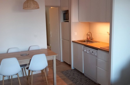 Les Restanques Apartment | Gulf of Saint Tropez, apartment sleeps 4, ground floor with terrace and small garden