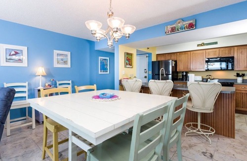 Pensacola Beach Condo | Gulf View Bliss 4th Story 5 ๐ข๐ฝ๐ช๐ป ๐ก๐ฎ๐ฟ๐ฒ๐ฎ๐๐ผ & Beach is Across the Street
