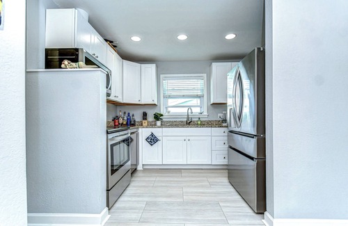 Gulfport House | Gulfport - 2BR Pool Retreat