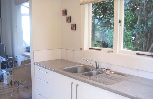 Omiha Cottage | Gull Cottage Waiheke Waterfront
