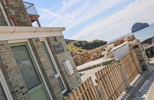 Trebarwith Strand Apartment | Gull Rock