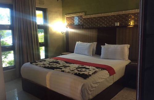 Gumare Cabin | Gumare Executive Lodge