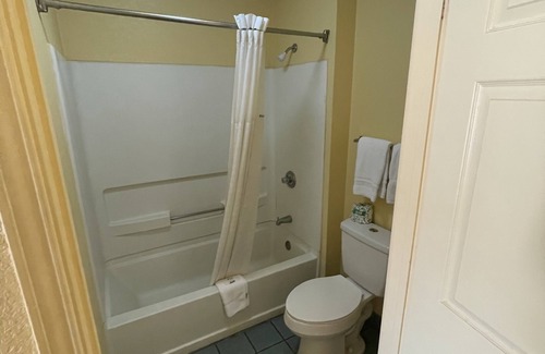 Gun Barrel City Hotel | Gun Barrel Executive Inn