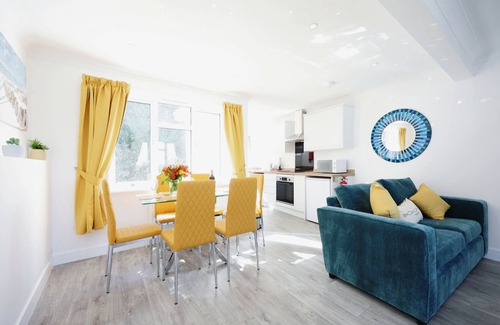 Shanklin Cottage | Gurnard At The Aqua - sleeps 6 guests in 3 bedrooms
