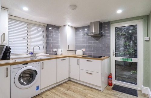 Beaumaris Cottage | GWEL Y MÔR, pet friendly, character holiday cottage in Beaumaris