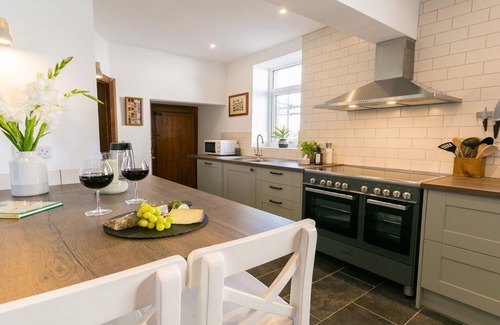 Nefyn Cottage | Gwelfor - a sea view that sleeps 8 guests in 4 bedrooms
