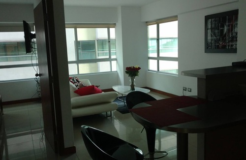 Simon Bolivar Apartment | Gye Airport Suite With 24 Hr Staff + Transfers