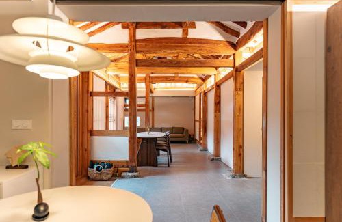 Gahoe-dong Villa | Gyedong Hanok 125