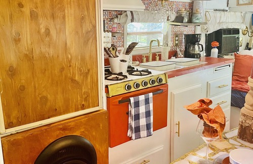 Hopkins RV Rental | Gypsy camper