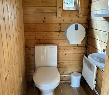 Kirkjubaejarklaustur Cabin | Hólaskjól Highland Center