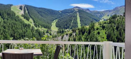 Saint-Etienne-de-Tinee Hotel | Hôtel Chastellares