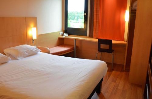 Ploumagoar Hotel | Hôtel ibis Guingamp Cœur de Bretagne