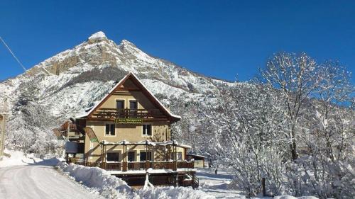 Villars-Colmars Hotel | Hôtel Le Martagon