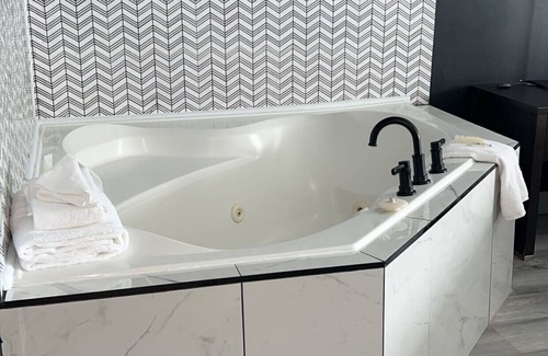 Saint-Leonard Hotel | Hôtel Newstar Montréal