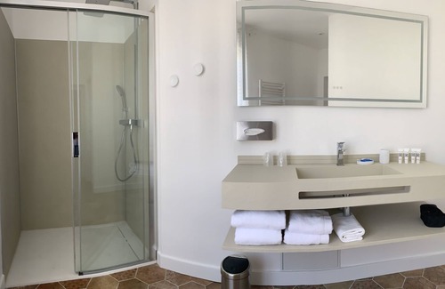 Gallargues-le-Montueux Hotel | Hôtel Restaurant O'Banel