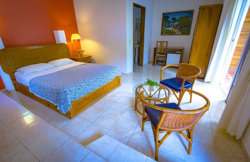 Jacmel Hotel | Hôtel Restaurant Cyvadier Plage