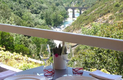 Generargues Hotel | Hôtel & Restaurant Les 3 Barbus