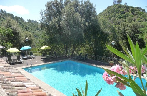 Generargues Hotel | Hôtel & Restaurant Les 3 Barbus