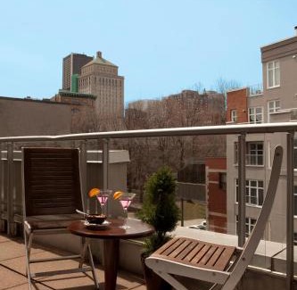 Old Montreal Hotel | Hôtel Saint-Sulpice