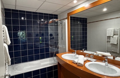 Sables-d'Or-les-Pins Hotel | Hôtel Sports & Spa La Voile d'Or