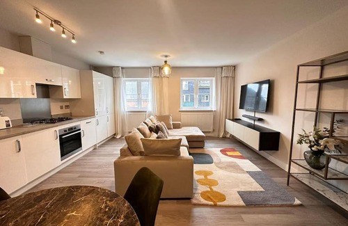 Crawley Apartment | Hömli Close2City Apartment